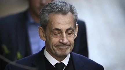 Nicolas Sarkozy en prison, un musée volé par une contorsionniste, la fin de MTV Music : ça dit quoi ce 21 octobre ?