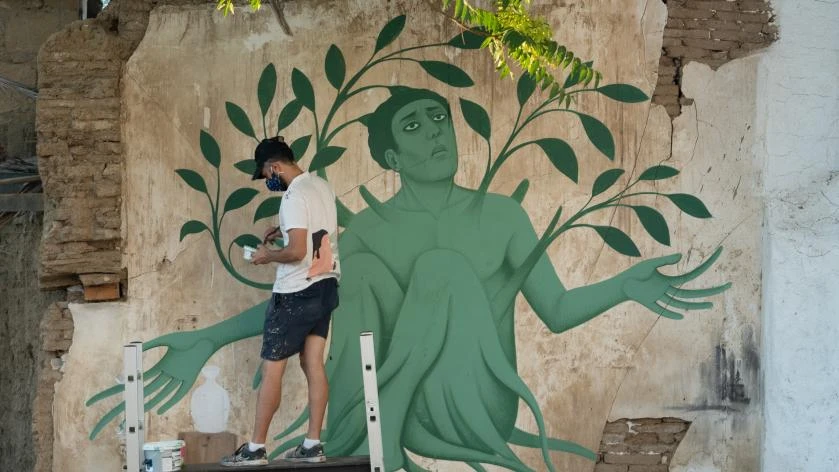 Covid-19 : sur les murs de Nicosie, le graffeur Fikos s'inspire des mythes grecs pour dépeindre la pandémie