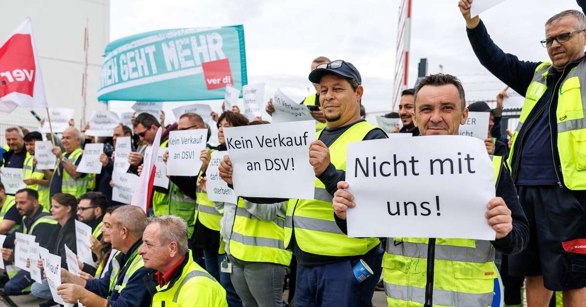 DB-Schenker soll verkauft werden: 180 Mitarbeiter protestieren bei Mahnwachen