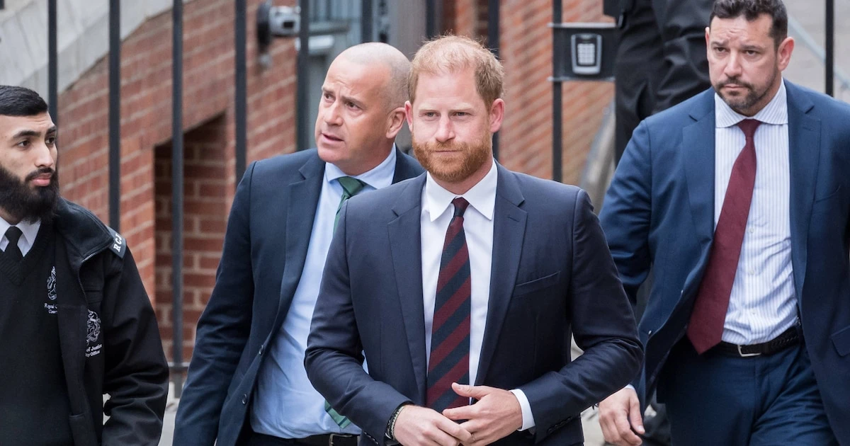 Frau sorgt für Zwischenfall im Gericht: Prinz Harrys Bodyguards reagieren prompt