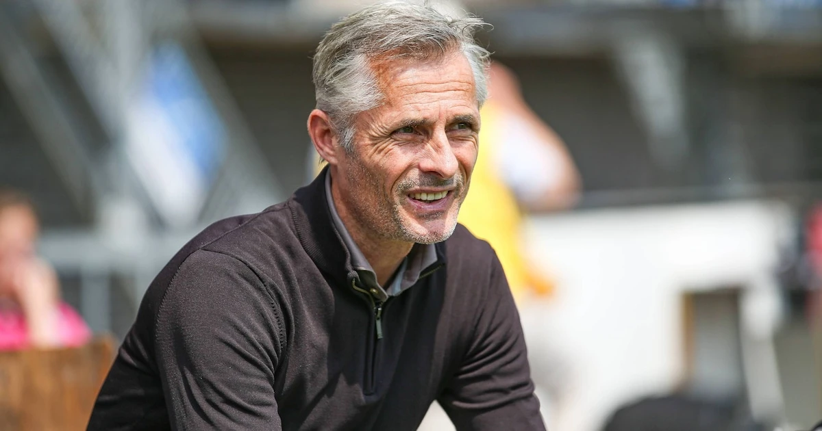 Schalke schmeißt Trainer van Wonderen nach Peinlich-Pleite sofort raus