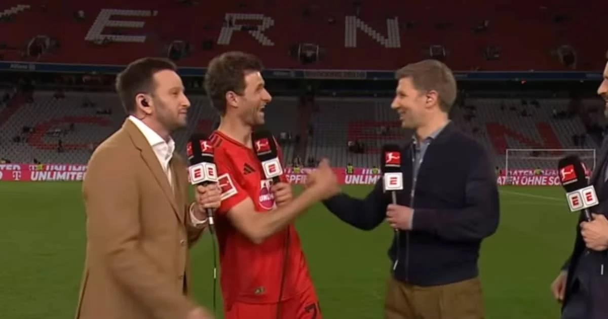 Müller kontert Reporterfrage lachend: „Vielleicht werfen Sie dich nächstes Jahr raus“