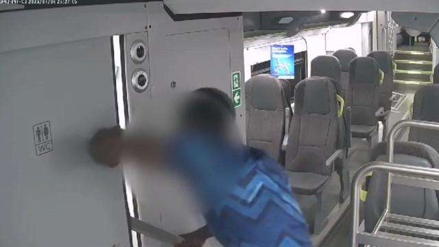 Rapina sul treno con machete: quattro arresti. Aggressione all'inizio di luglio ai danni di un ragazzo