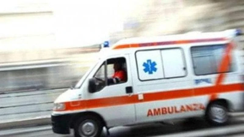 Spinge la compagna in acqua da sei metri di altezza: arrestato per tentato omicidio