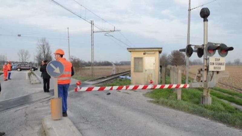 Tirano, 52enne fa jogging con le cuffie e attraversa i binari: travolto e ucciso dal treno