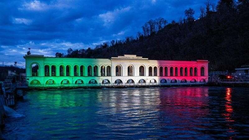 La diga di Panperduto si illumina con il Tricolore: 