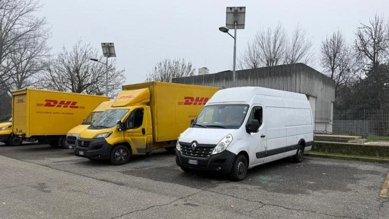 Morto sul lavoro a Carpiano: trasportatore investito da un tir dopo aver scaricato il camion