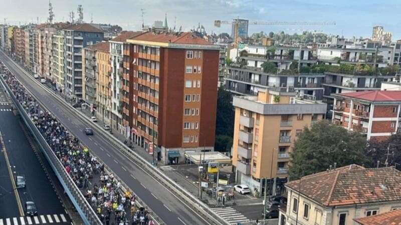 Millemila bici sulle strade di Milano: la pedalata cittadina per chiedere una città più sicura e sostenibile