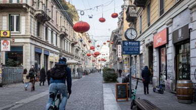 Rapina in un market, preso un 15enne: con il complice appena più grande frequentava una scuola privata internazionale di Milano