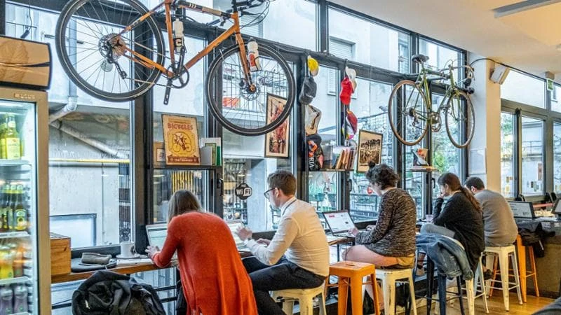 Il nuovo tempo di lavoro non è solo smart working. Ecco come cambia e perché