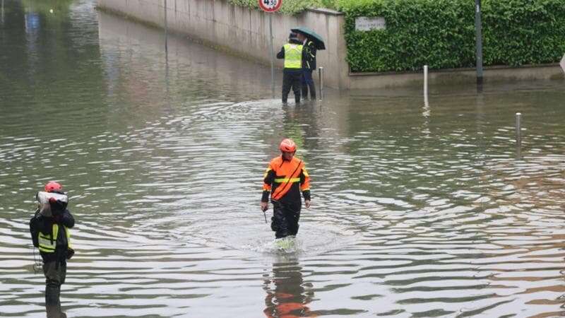 A Cantù si cerca un uomo di 66 anni disperso: era su un ponticello che ha ceduto ed è caduto in un torrente in piena