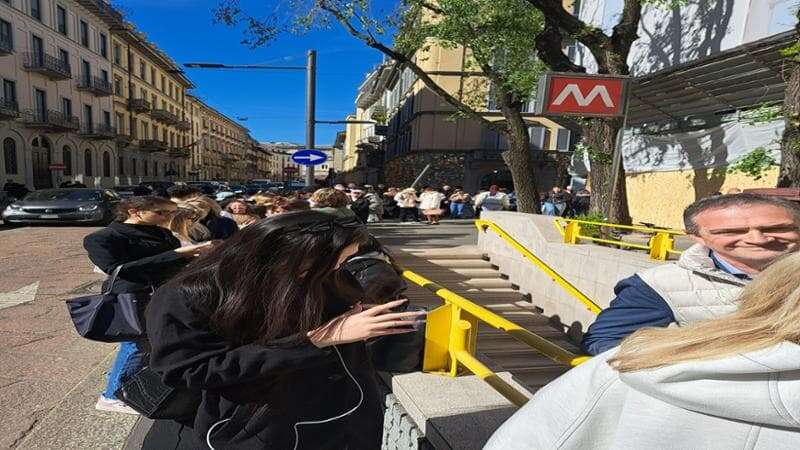 Tutti in coda alle 8 del mattino per non perdere la shopping bag dell’Oasi Zegna