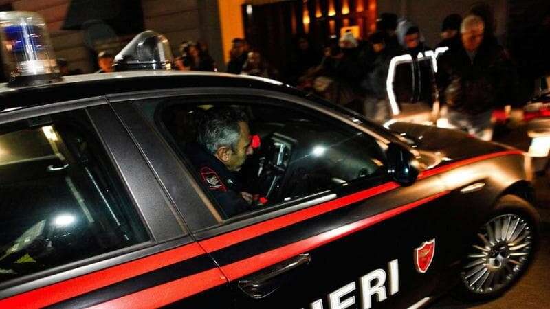 Rapina in zona Navigli, i carabinieri arrestano 4 giovani. Il quinto fugge spruzzando spray al peperoncino sui militari