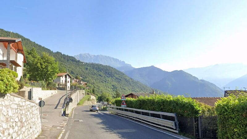 Valcamonica, si schianta in moto contro un’auto: morto il 25enne Sergio Sanzogni