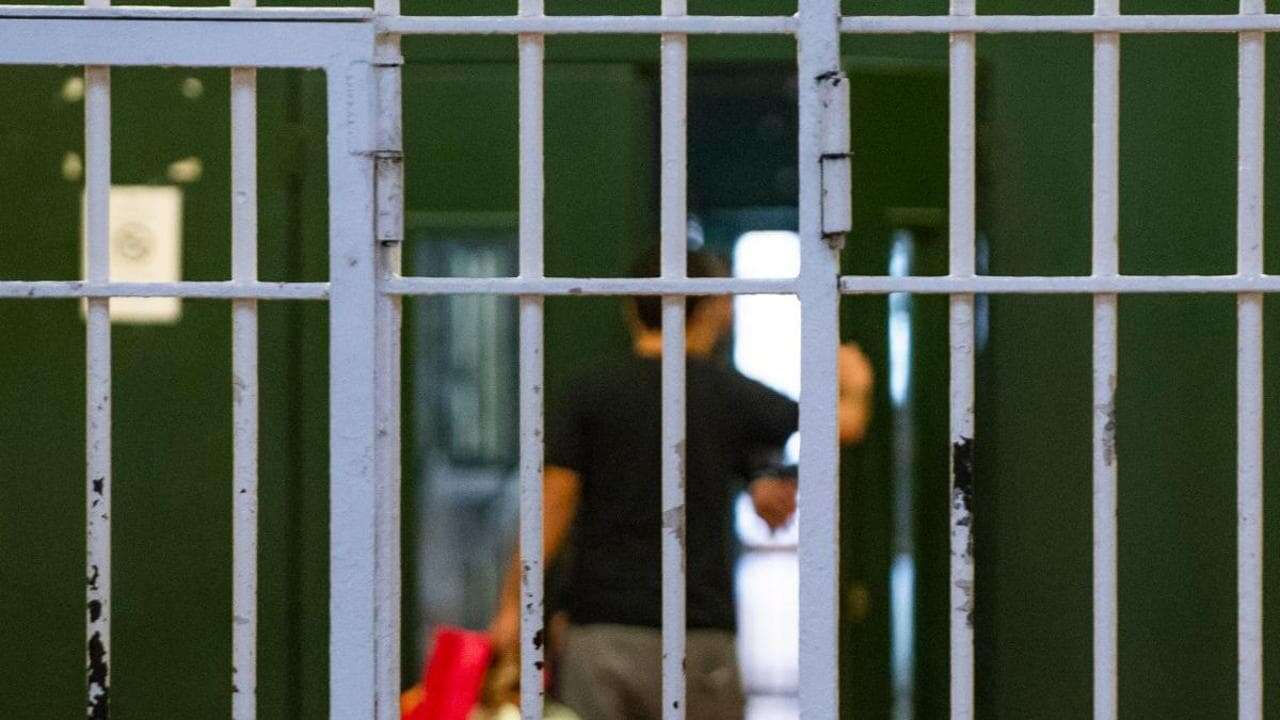 Carcere di San Vittore, detenuto di 18 anni muore carbonizzato dentro la sua cella