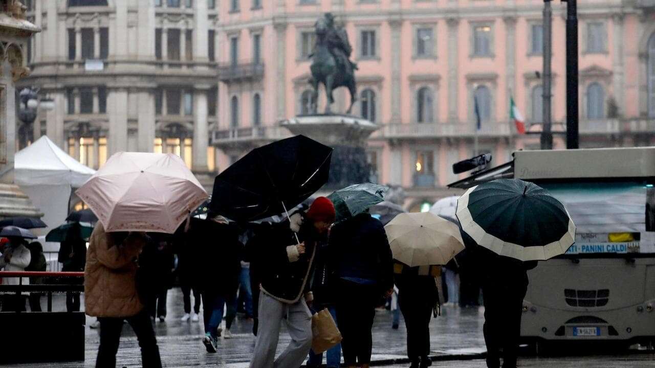 Granelli: “Milano accerchiata da temporali molto forti, 15 alberi caduti”