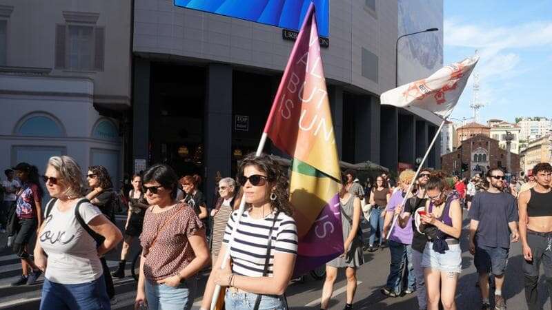 Niente carro per il Pride, la testa del corteo sarà in cargo bike. Arcigay: “Si può manifestare senza inquinare”