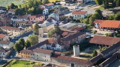 Torre Beretti e Castellaro, il paesino diventa 'comunità energetica'. E distribuisce gratis il surplus di fotovoltaico