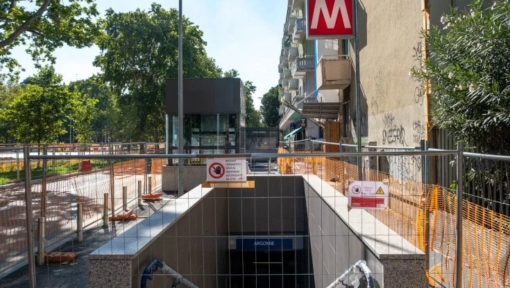 Crolla muro nella stazione di Bussero: interrotta la linea M2 tra Cernusco e Gessate