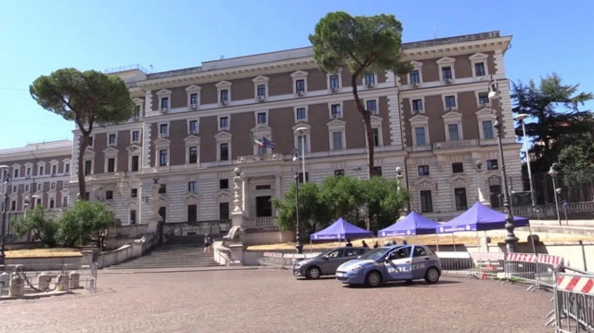Nel primo semestre minacciati 42 sindaci e 12 giornalisti. E' la Regione che ospita più migranti