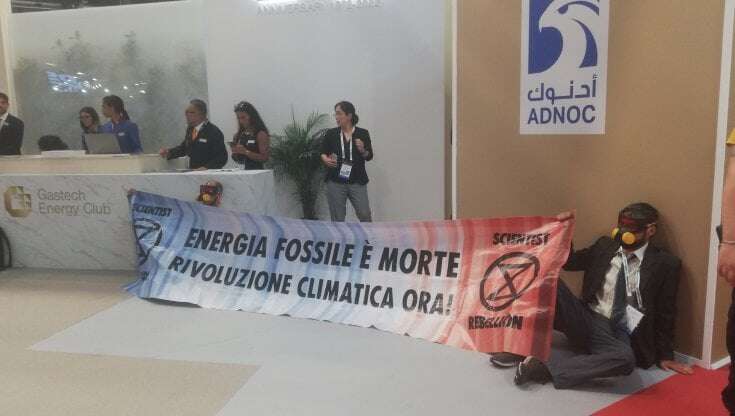 Protesta a Gastech: denunciati 5 attivisti di Extinction Rebellion e Scientist Rebellion