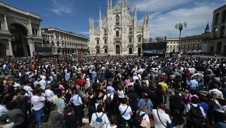 Negozi aperti in Duomo: 