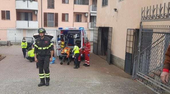 Anziano fabbro in pensione muore per le ustioni su tutto il corpo: stava saldando uno sgabello nella sua vecchia officina