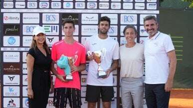 Un tocco di magia all’Harbour: Diaz Acosta premiato da Francesca Schiavone