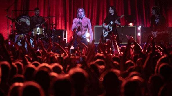 Iggy Pop saluta Milano: salta il concerto all’Arcimboldi: “Circostanze impreviste”