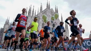 Maratona di Milano, 30mila in gara per la corsa sempre più green e solidale