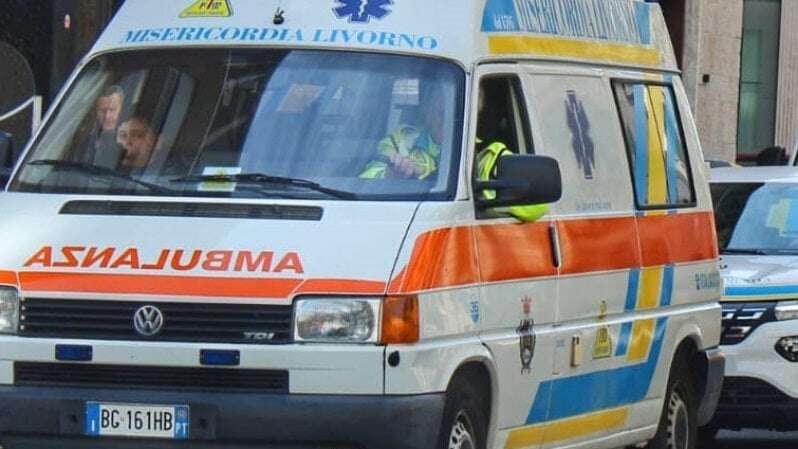 Ubriaco e senza patente su furgone investe coppia di 15enni in bici: lui muore, lei in prognosi riservata: arrestato 32enne