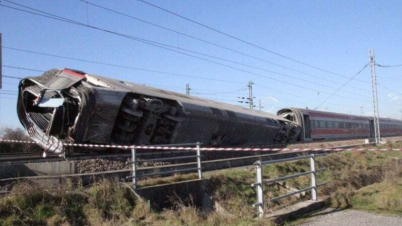 Due operai condannati a 3 anni per il deragliamento del Frecciarossa. L’istruttore assolto, altri 5 a giudizio