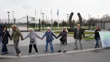 In 3mila per dire no al nuovo stadio sul verde di San Siro: 