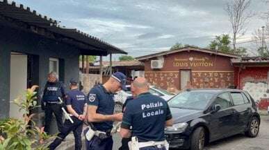 Furti e spaccio: 9 misure cautelari nel campo nomadi di via Bonfadini