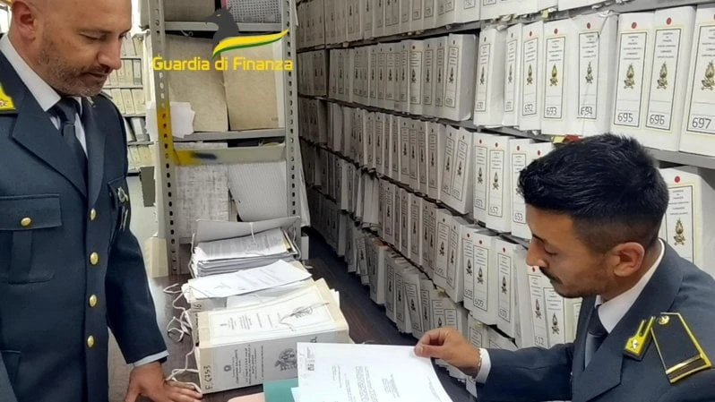 Aprivano coop per fornire manodopera e poi le facevano fallire senza pagare le tasse, 22 arresti: 