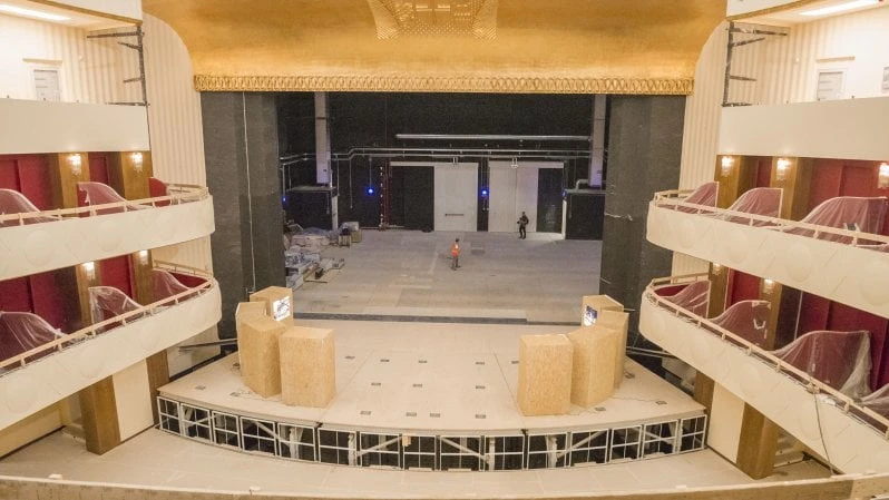 Tra pezzi originali e un ristorante panoramico, Milano ritrova il teatro Lirico: sarà dedicato a Gaber Foto