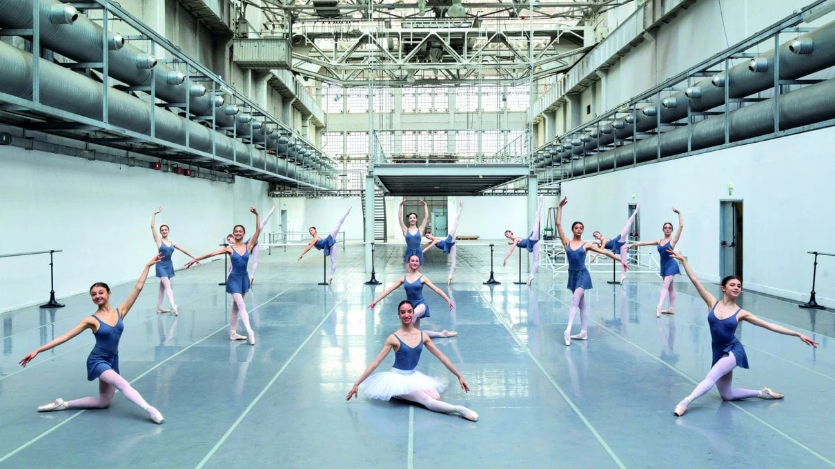 Sogni e speranze dei giovani danzatori per un posto in Scala