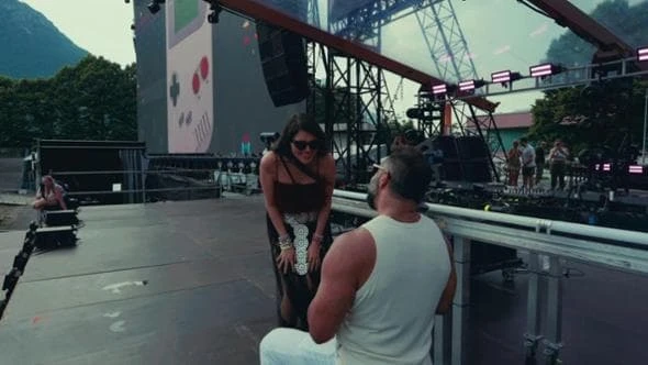 Proposta di matrimonio al Nameless Festival: e Conrad Taylor è il complice del fidanzato