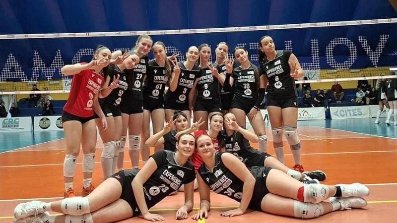 Le pallavoliste dell'under 16 della UYBA di Busto derubate a Roma: 