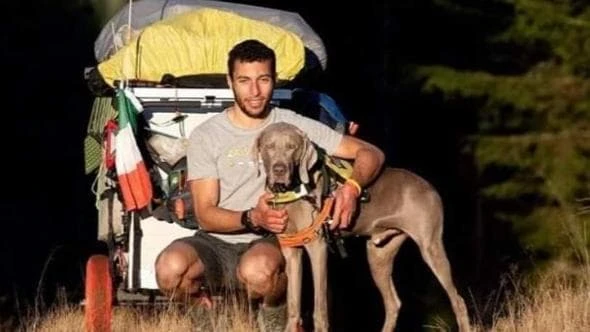 Addio a Victor, il cane globetrotter. Il suo amico umano Mikhael Bellanza: 