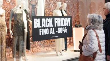 Confcommercio: week end del Black Friday positivo: +10 per cento rispetto al 2021