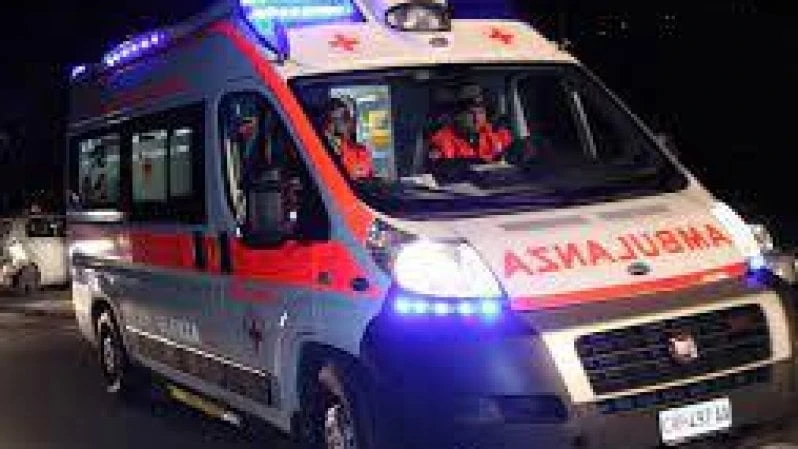 Gallarate: bambino di un anno travolto da un'auto mentre attraversa la strada sul passeggino spinto dalla mamma