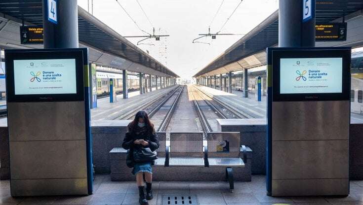 Trenord, sciopero di 24 ore dalle 21 di sabato 8 ottobre: treni regionali a rischio e nessuna fascia di garanzia