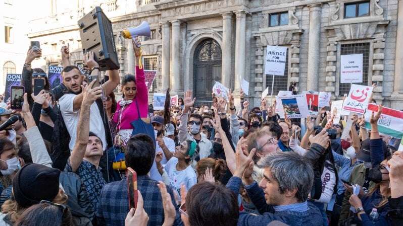 L'onda di protesta contro l'Iran dopo l'omicidio di Mahsa Amini: 