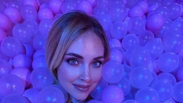 Chiara Ferragni e famiglia al Museum of dreamers a porte chiuse: protestano i visitatori lasciati fuori