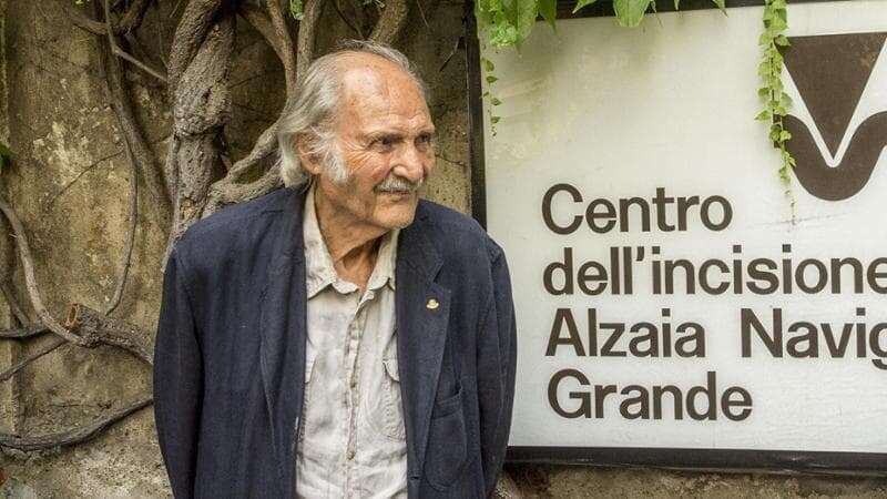 Morto Gigi Pedroli, l’artista dei Navigli che raccontava la vecchia Milano dal suo cortile incantato