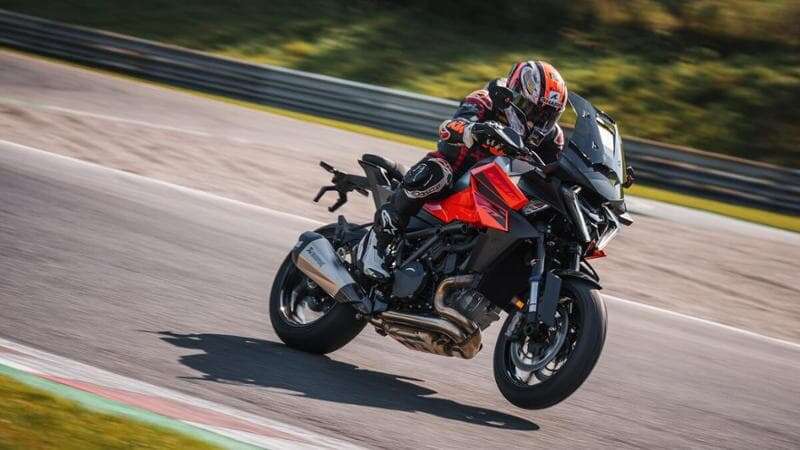 Ktm svela la 1390 Super Duke GT, nuova regina delle Sport Tourer