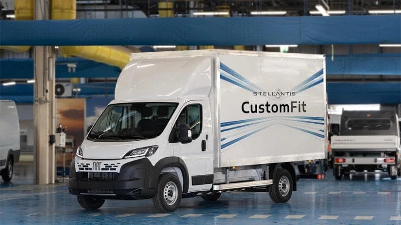 Stellantis Pro One, il programma CustomFit entra nel vivo. E arriva il large Van Cargo Box elettrico