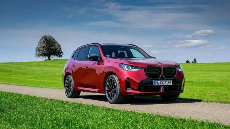 Fenomeno Bmw X3, l’elettrico può attendere: la quarta generazione viaggia a tutto ibrido