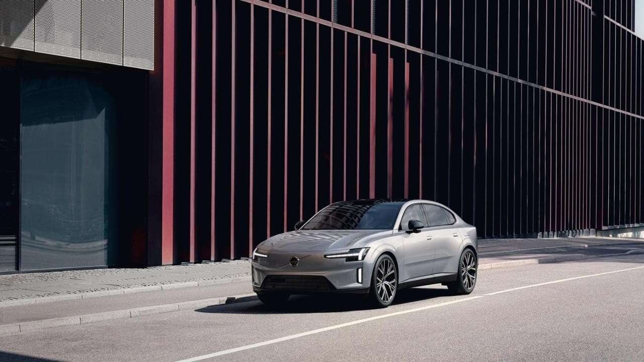 Volvo ES90, la nuova ammiraglia elettrica ipertecnologica con 700 km di autonomia